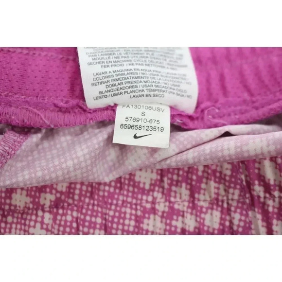 ladies DRI-FIT Nike shorts size S - Picture 3 of 3